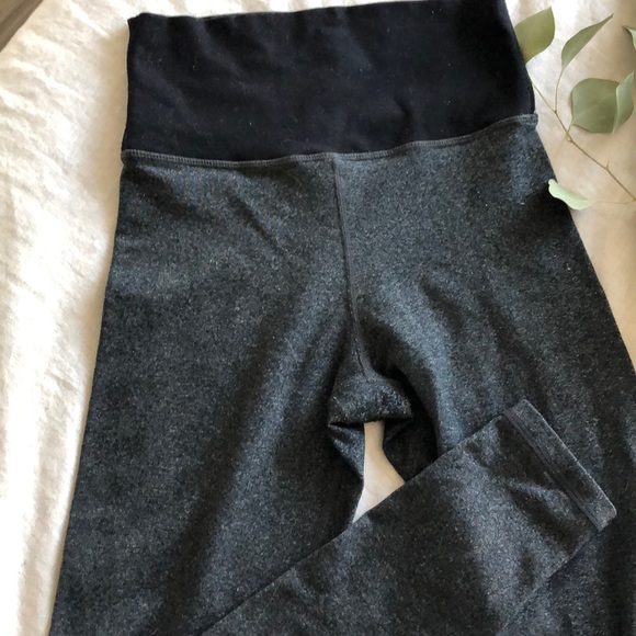 TNA Leggings - Picture 2 of 3